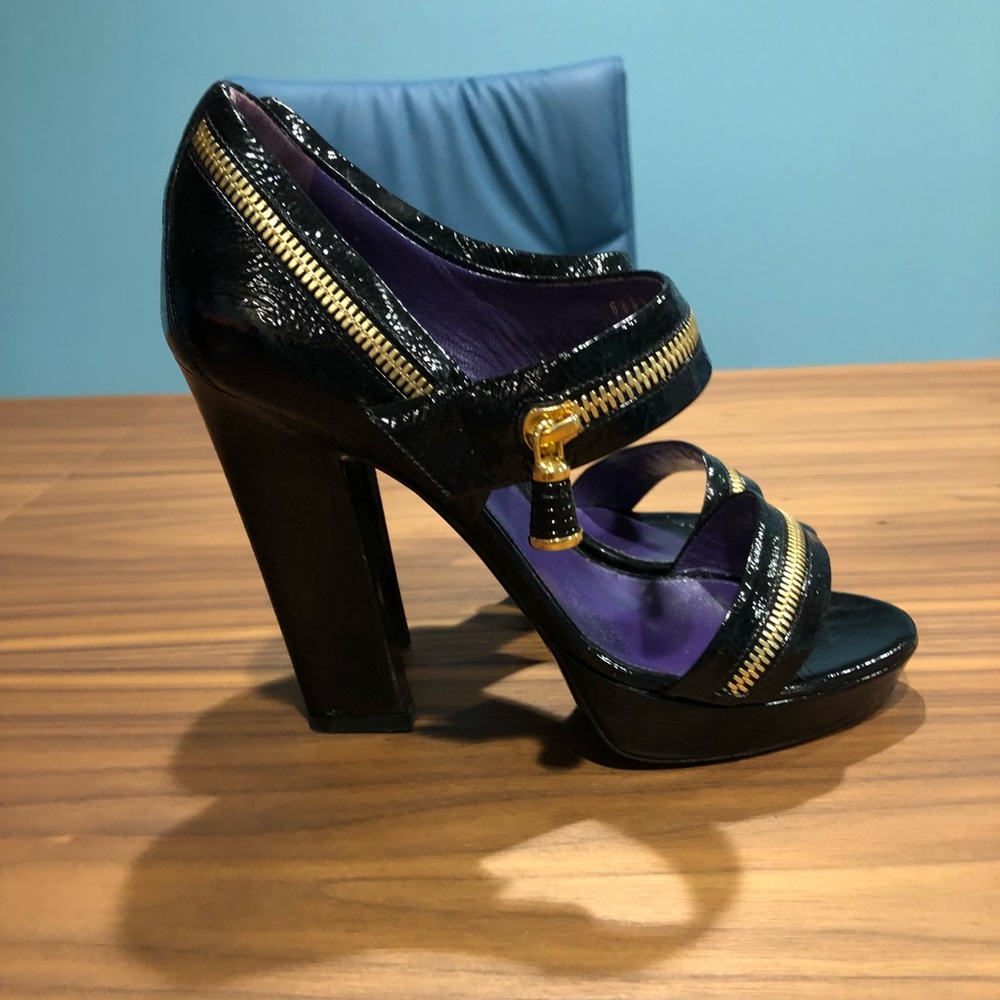 Sergio Rossi  women gorgeous sandal size 37/7